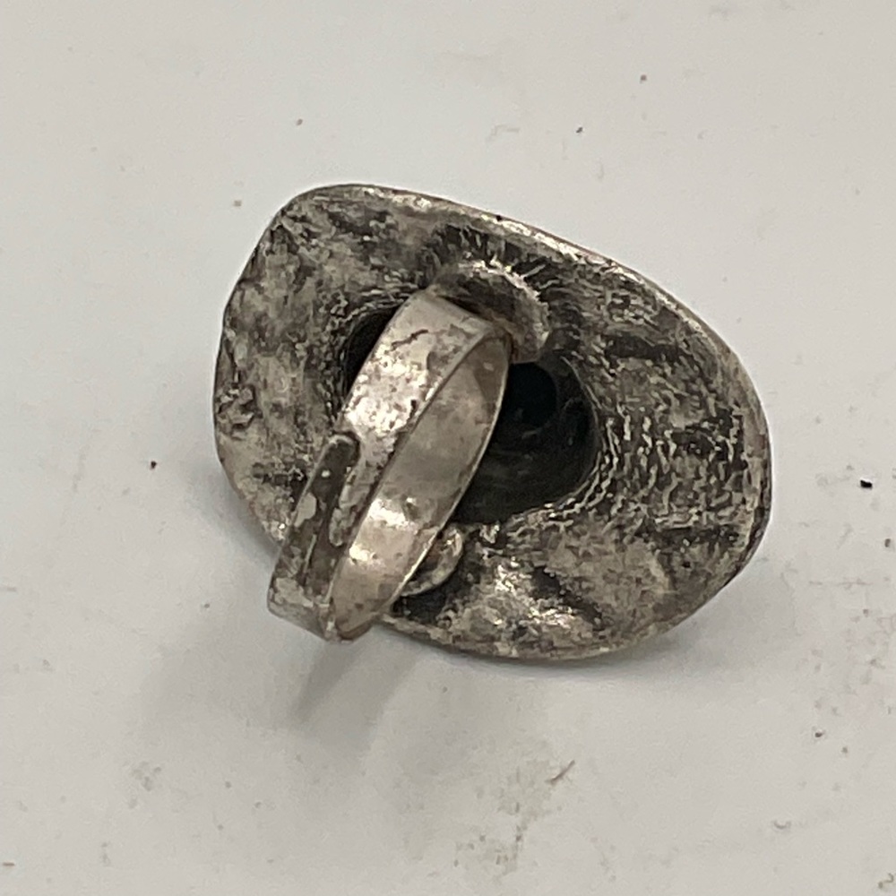 “VINTAGE SILVER RING” Large Oval Shape with Central Black GemStone. - Picture 8 of 13